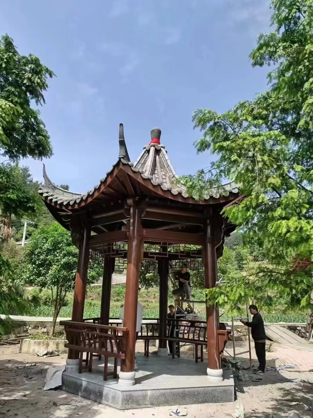 海南生态农庄铝合金仿木纹六角凉亭案例   