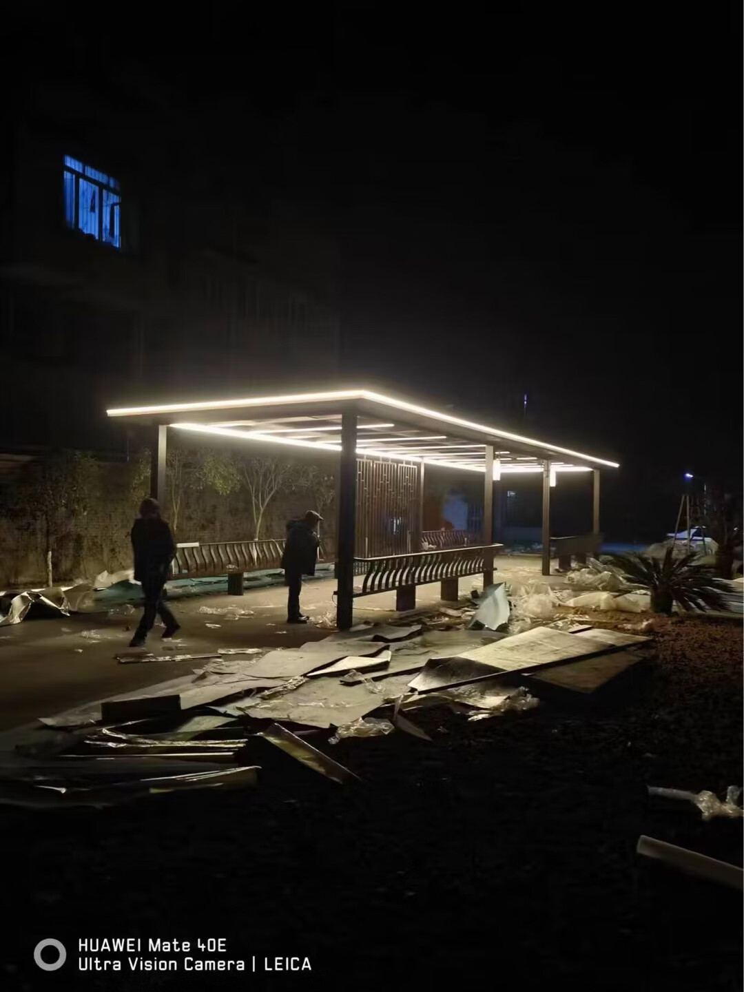  小区户外休闲廊架的灯光是 “加分项” 还是 “必需品”？  