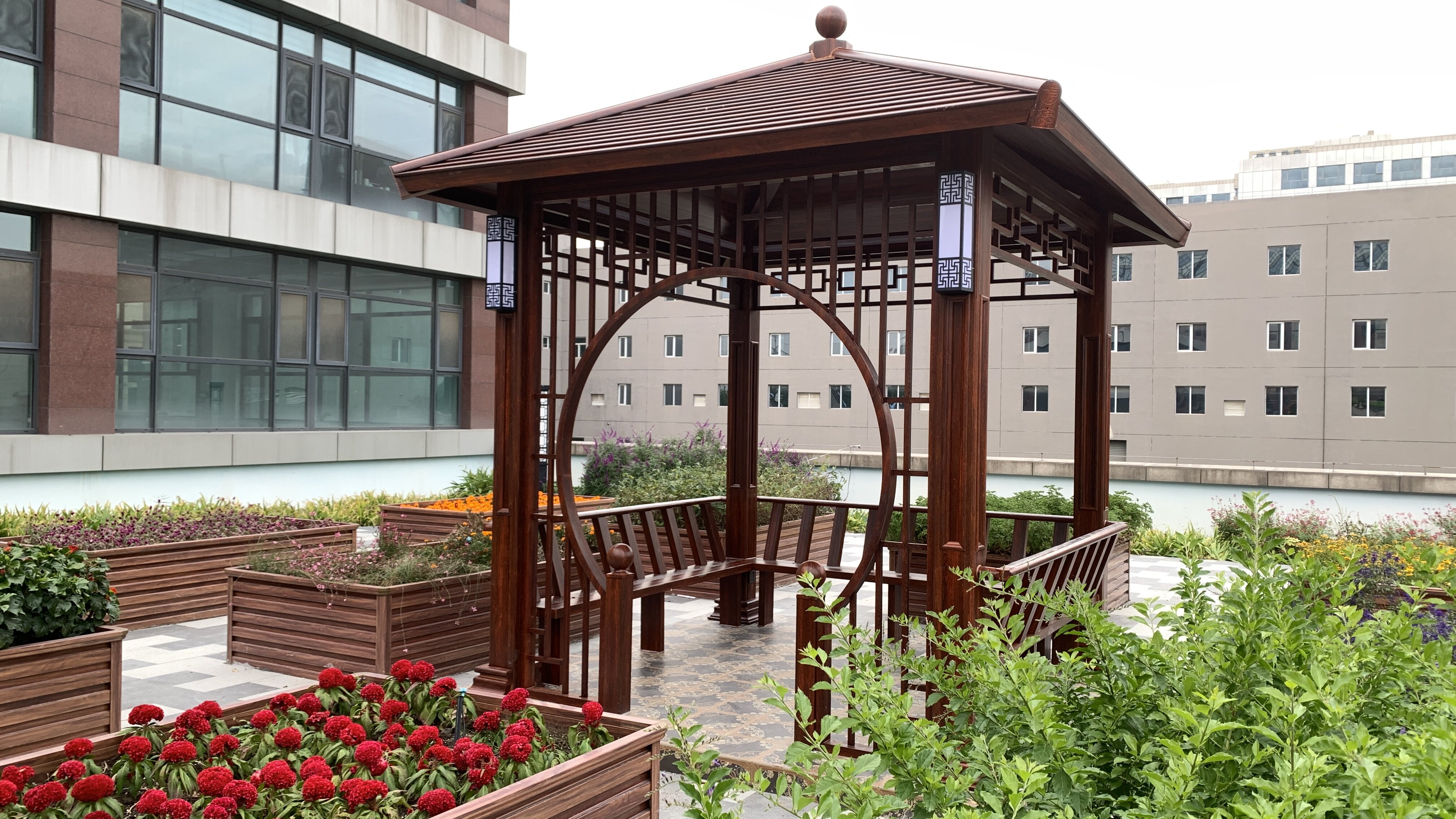 新中式铝合金凉亭庭院实景4 新中式铝合金凉亭庭院实景4